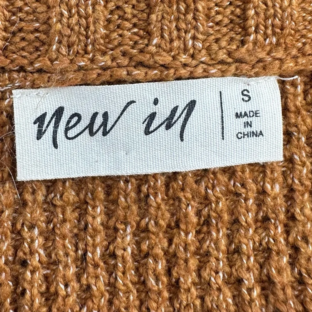 New In Camel Knit Sweater size Small Button Detail Long Sleeves NWT V Neck